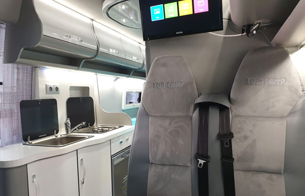 zabudowa busa na kampera wnętrze